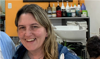 Ayudante dos en la peluquería